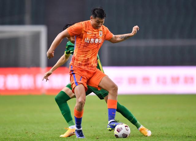 开云app下载入口-7比0！7连胜！7号破荒 泰山开足马力：要继续赢下去！