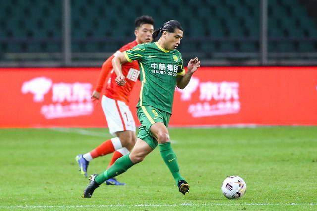 张玉宁蓄发延续国家队好状态 锋芒盖过国安新外援