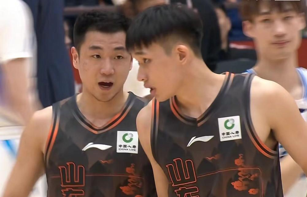 官网开云官方网-山东男篮24分大胜，高诗岩单节15分，鲍威尔29+8陈林坚12分！