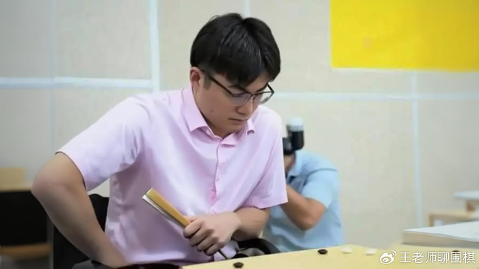 开云体育官网app-三局连环大逆转,胜率99%到半目憾负,超快棋究竟有多残酷|杨鼎新|廖元赫|极限|黑棋|失误_新浪新闻